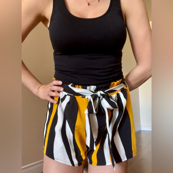 SHEIN yellow top and shorts - Picture 2 of 4